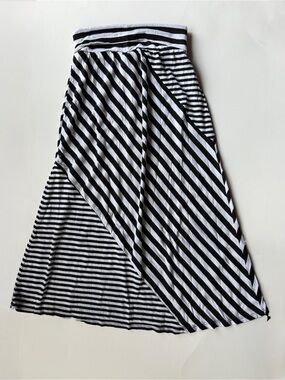 Joey B🩷 Small Black White Striped Chevron Panel Maxi Skirt